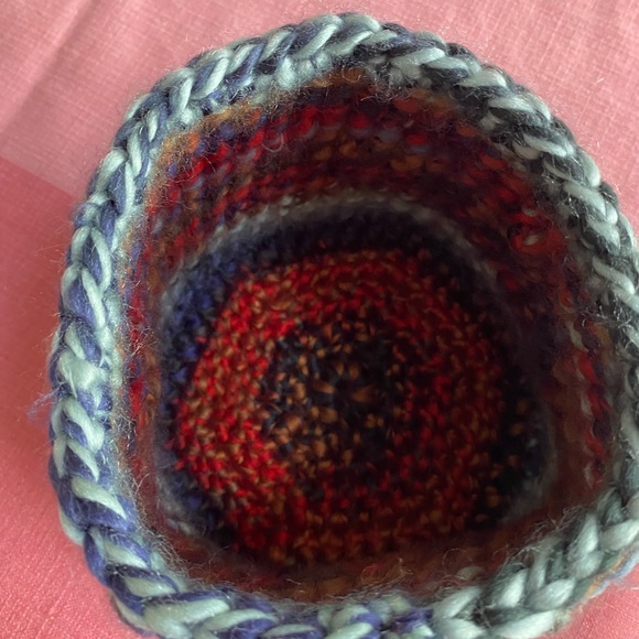 Newly made crochet basket - Picture 3 of 4